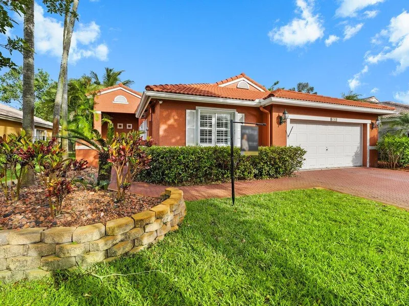 363 SW 161st Avenue, Pembroke Pines, FL 33027