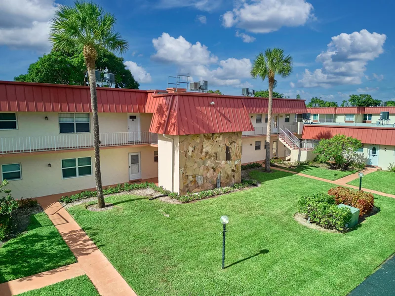 12021 W Greenway Drive 105, Royal Palm Beach, FL 33411