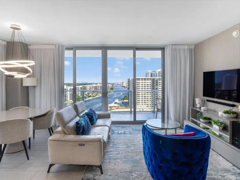 4010 S Ocean Drive R1102, Hollywood, FL 33019
