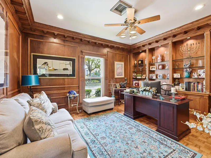 9001 N Lake Dasha Drive, Plantation, FL 33324