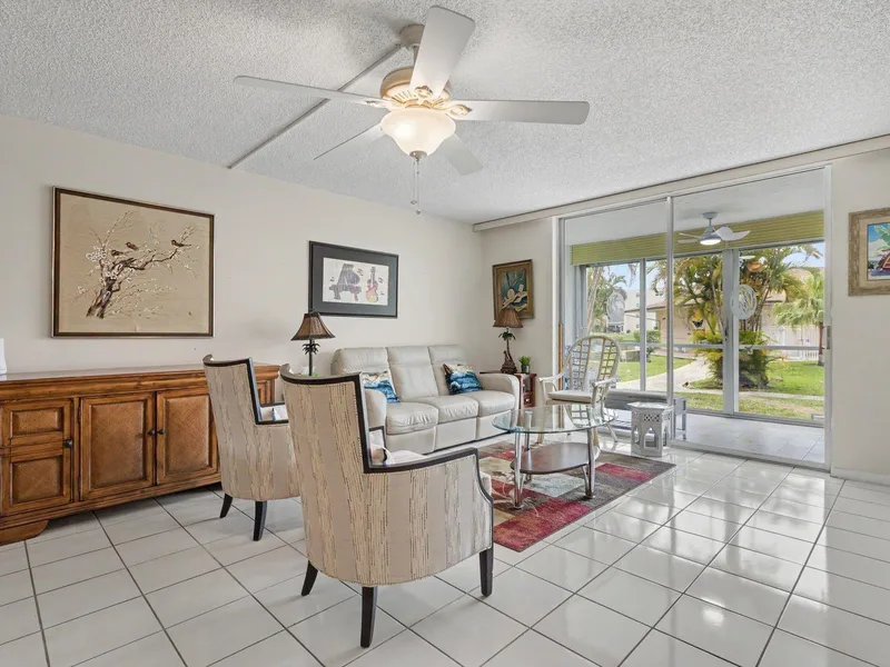 414 SE 10th Street 102, Dania Beach, FL 33004