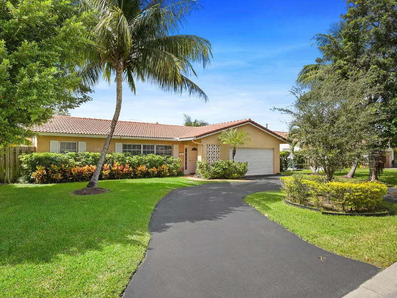 3670 NW 78th Lane, Coral Springs, FL 33065