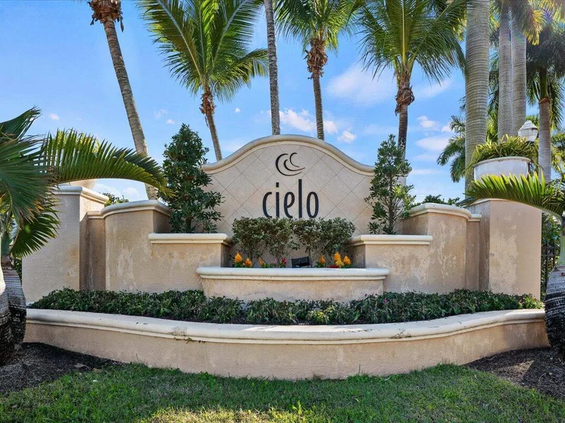 5102 Artesa Way W, Palm Beach Gardens, FL 33418