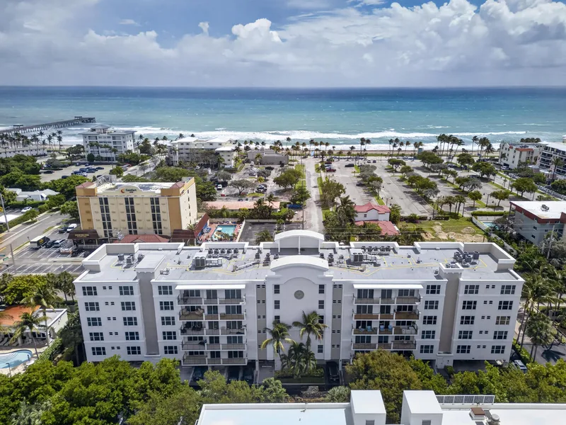 101 SE 20th Avenue 201, Deerfield Beach, FL 33441