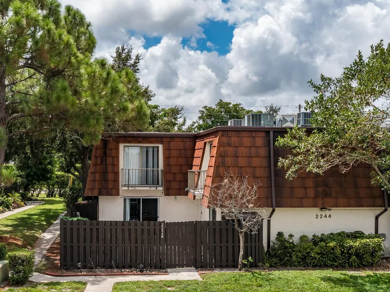 2244 White Pine Circle B, Greenacres, FL 33415