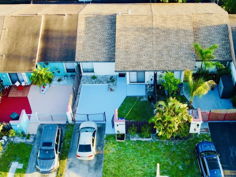 5624 Biscayne Drive, Greenacres, FL 33463