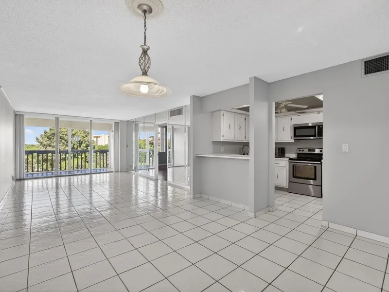 7011 Environ Boulevard 412, Lauderhill, FL 33319