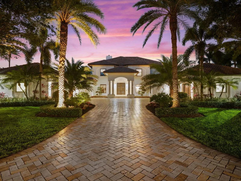 4052 E Ridgeview Drive, Davie, FL 33330