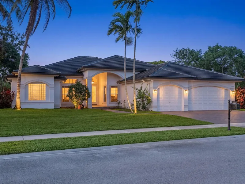 15273 SW 37th Street, Davie, FL 33331