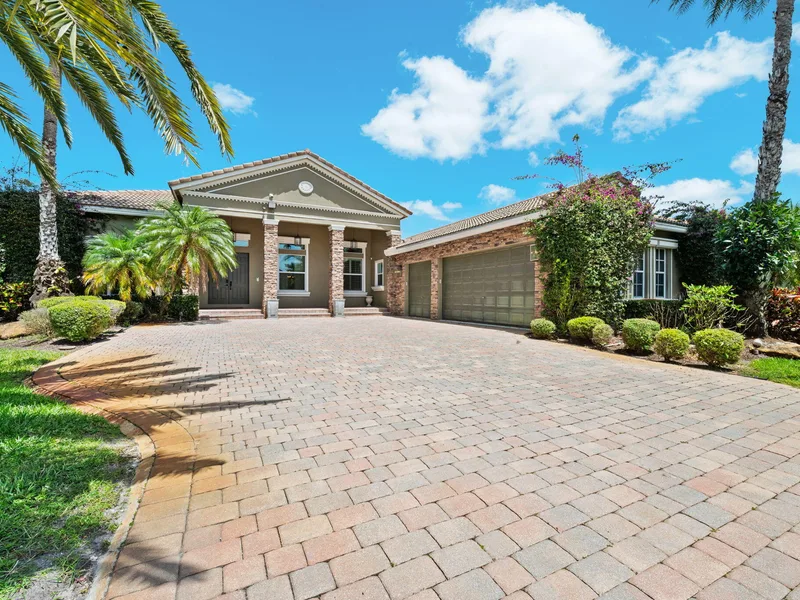 11371 NW 6th Street, Plantation, FL 33325