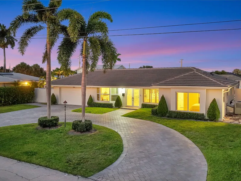 4460 NE 26th Avenue, Lighthouse Point, FL 33064