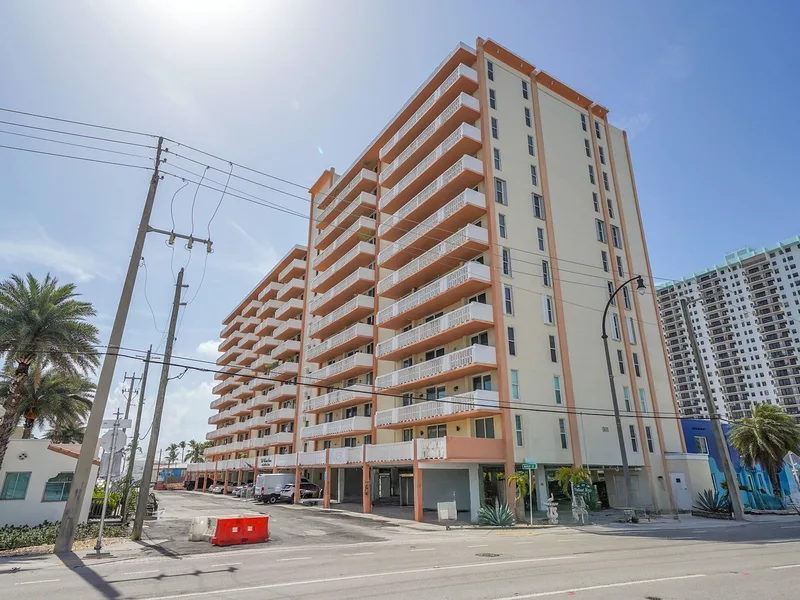 801 S Ocean Drive 404, Hollywood, FL 33019