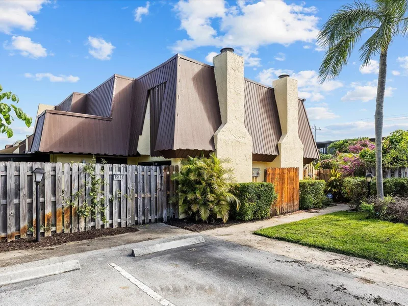 3548 Gardens East Drive B, Palm Beach Gardens, FL 33410