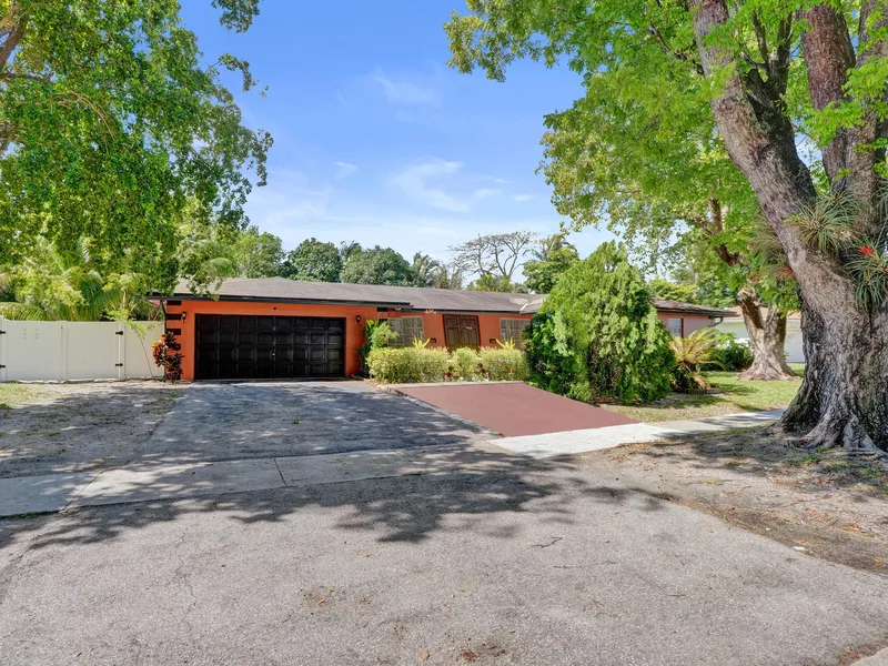 6540 SW 7th Street, Margate, FL 33068