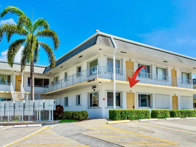2840 Cynthia Lane 101, Lake Worth Beach, FL 33461
