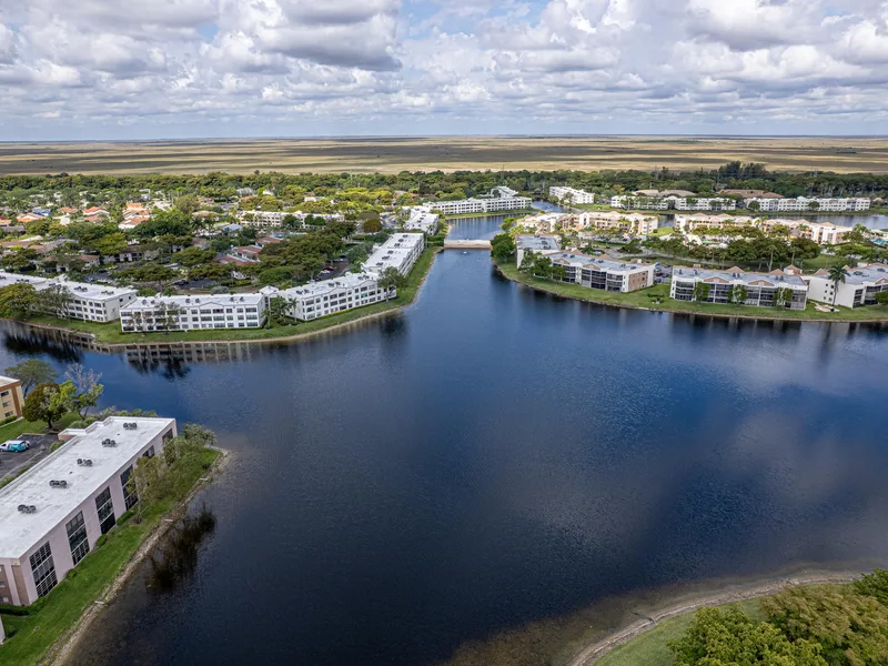 10442 E Clairmont Circle 204, Tamarac, FL 33321