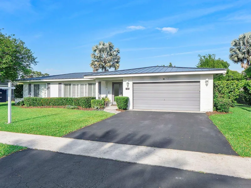 7307 SW 9th Court, Plantation, FL 33317