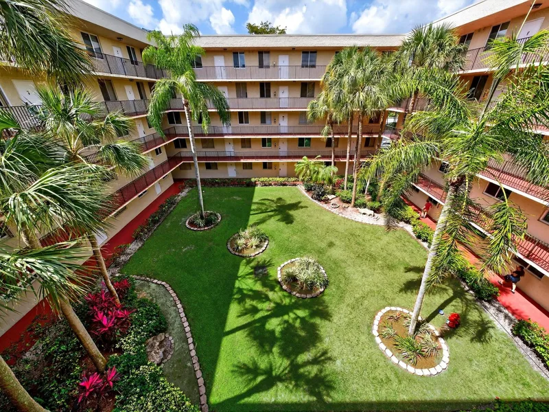 3223 Riverside Drive C-406, Coral Springs, FL 33065