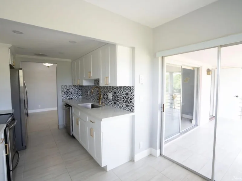 8002 Lagos De Campo Boulevard B306, Tamarac, FL 33321