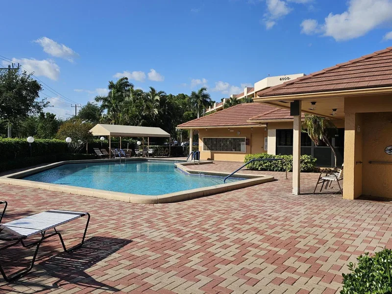 6017 Coral Lake Drive 205, Margate, FL 33063