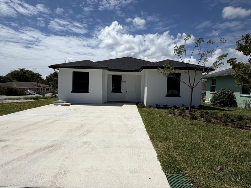 1209 W 33rd Street, Riviera Beach, FL 33404