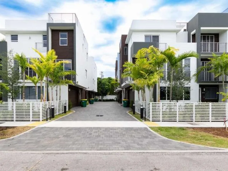 700 NE 14th Avenue 206, Fort Lauderdale, FL 33304