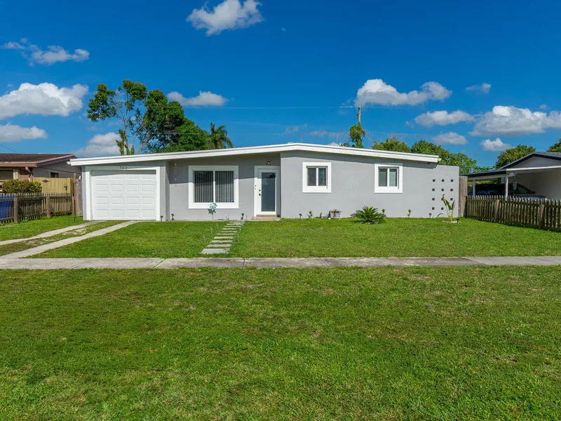 762 Gardenia Drive, Royal Palm Beach, FL 33411