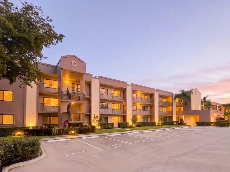 10641 W Clairmont Circle, Tamarac, FL 33321