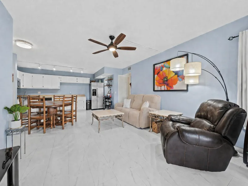 13750 Oneida Drive E1, Delray Beach, FL 33446