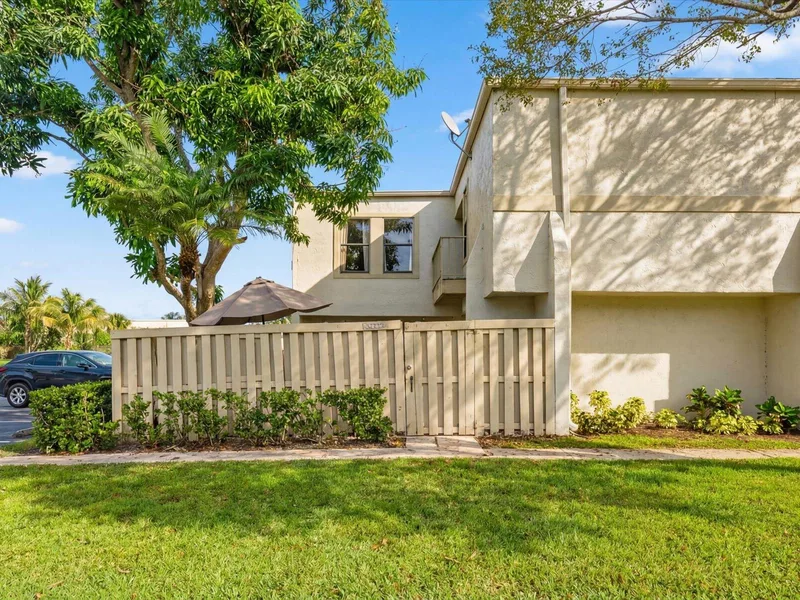 12126 Regal Court E, Wellington, FL 33414