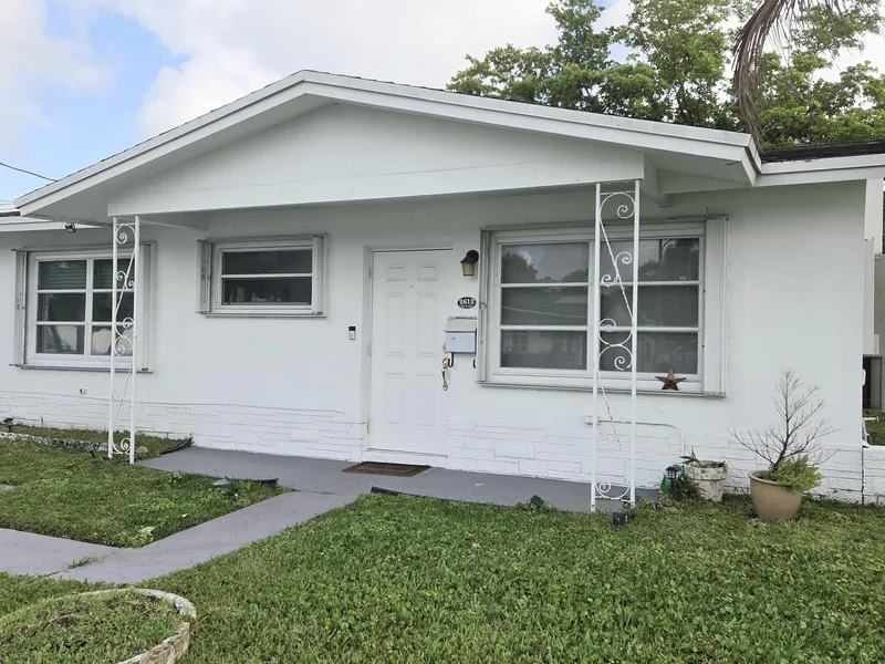 2612 NW 49th Street NW, Tamarac, FL 33309