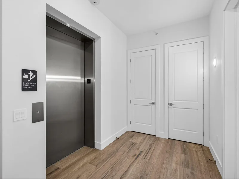 176 Lake Drive 1-302, Palm Beach Shores, FL 33404