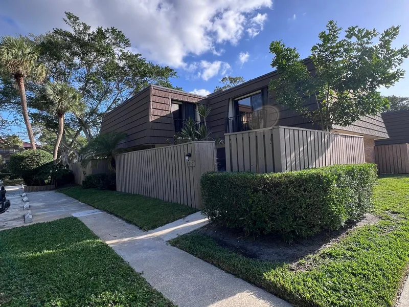 1417 14th Court, Palm Beach Gardens, FL 33410