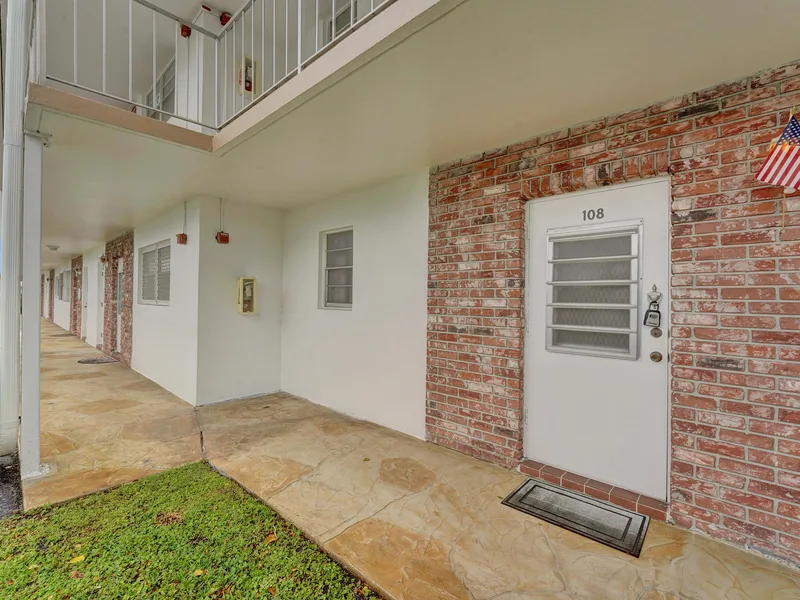 2551 W Golf Boulevard 108, Pompano Beach, FL 33064