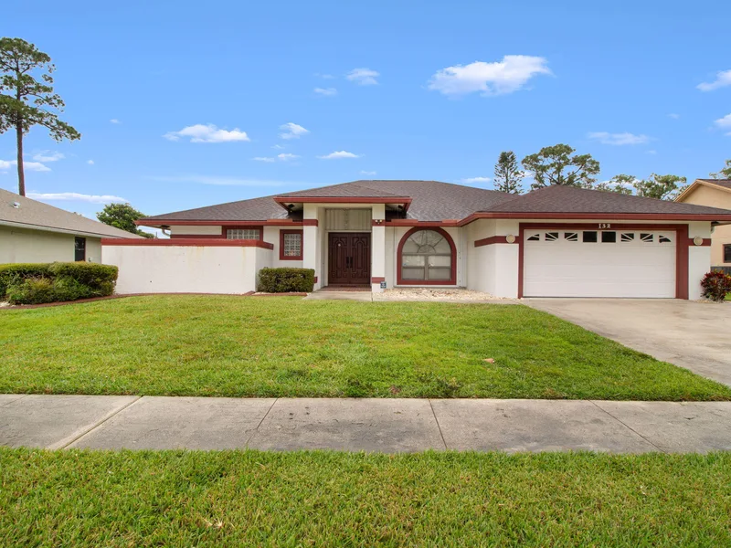 132 Kings Way, Royal Palm Beach, FL 33411