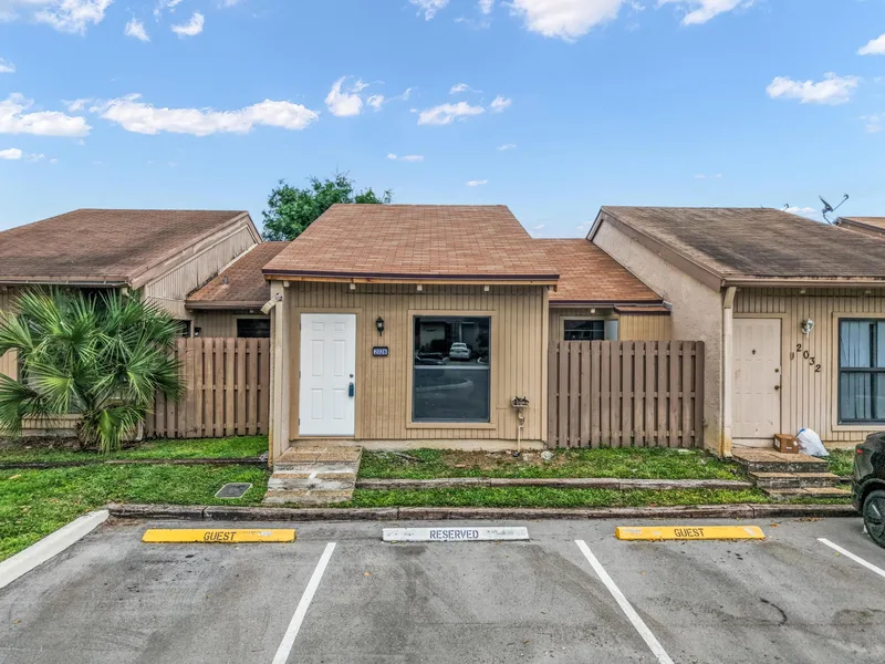 2026 SW 81st Way, Davie, FL 33324