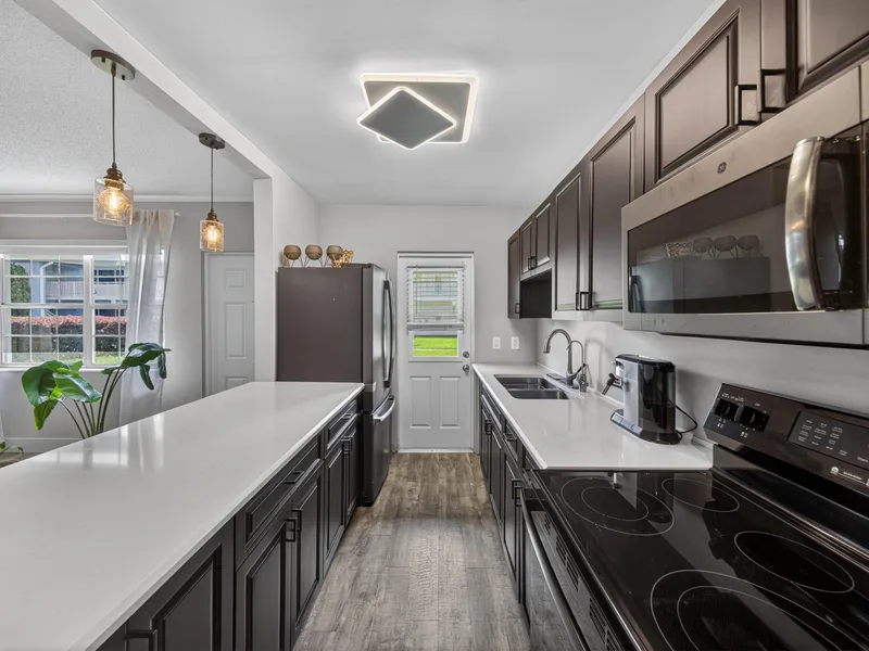 2110 NE 42nd Street 4b, Lighthouse Point, FL 33064