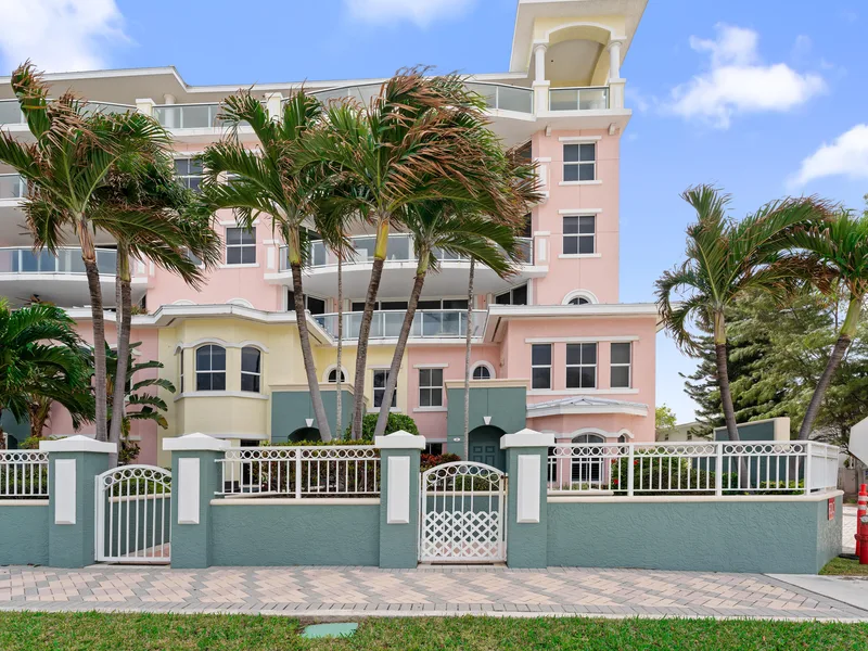 2051 SE 3rd Street Th8, Deerfield Beach, FL 33441