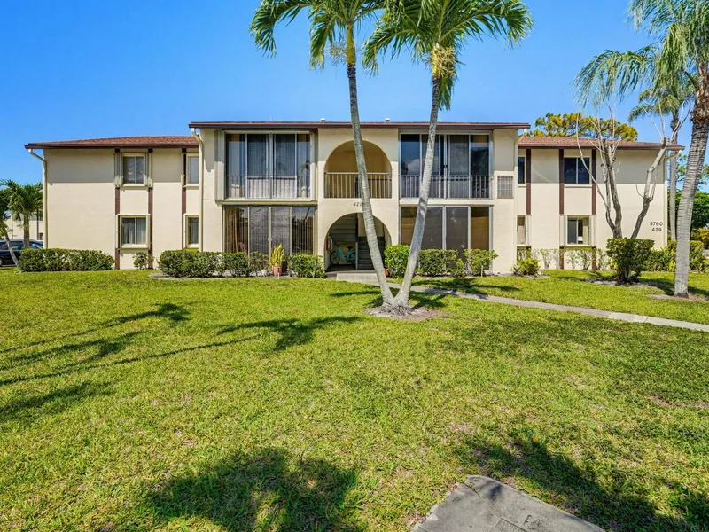 5760 Pine Wood Drive D-1, Greenacres, FL 33463