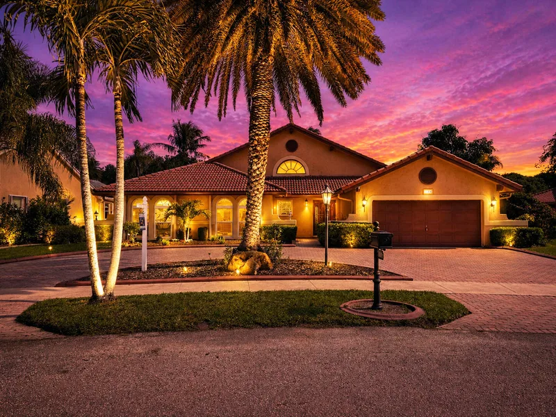 3104 Peachtree Circle, Davie, FL 33328