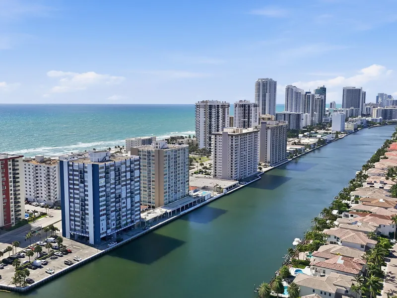 1400 S Ocean Drive 303, Hollywood, FL 33019