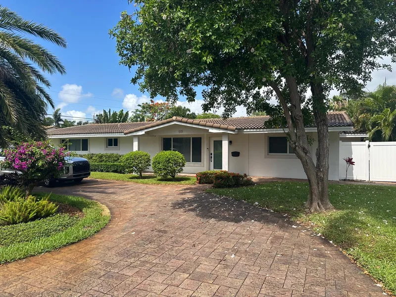 5111 NE 27th Terrace NE, Lighthouse Point, FL 33064