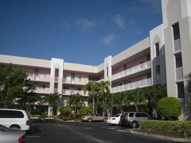 2503 N Nob Hill Road 101, Sunrise, FL 33322