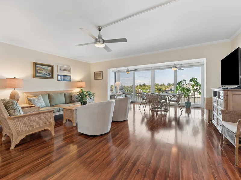 555 SE 6th Avenue 3d, Delray Beach, FL 33483