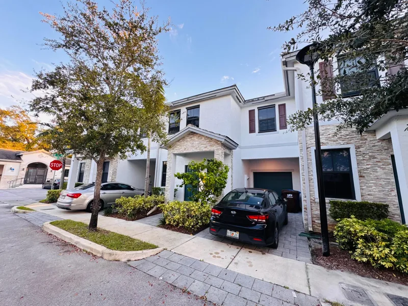 1606 SW 28th Court, Fort Lauderdale, FL 33315