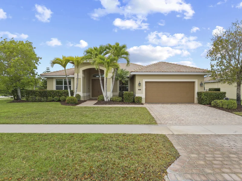 9387 Silent Oak Circle, Wellington, FL 33411