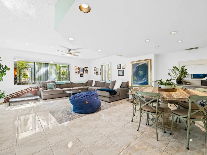 3225 NE 13th Street 201, Pompano Beach, FL 33062