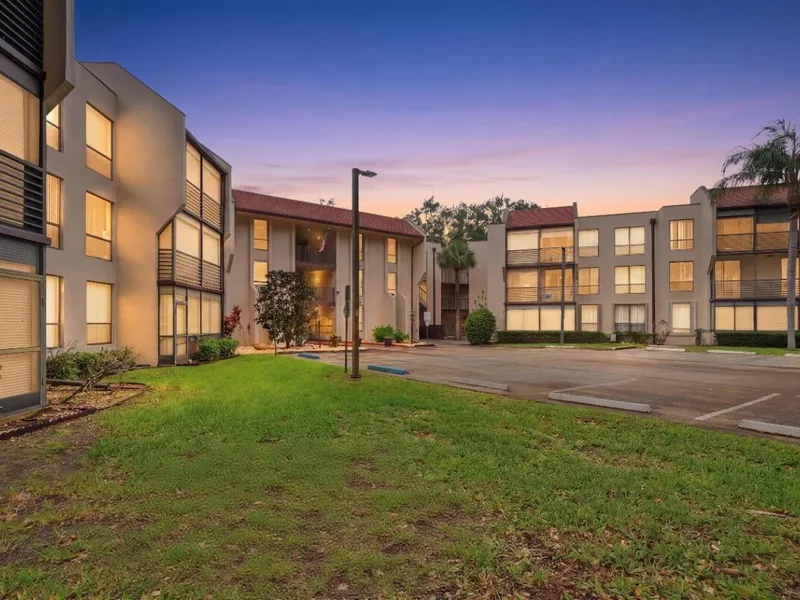 6751 N University Drive Unit 212, Tamarac, FL 33321