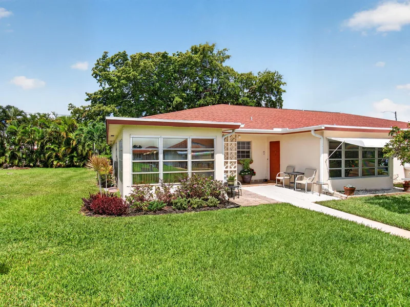 5250 NW 3rd Court A, Delray Beach, FL 33445