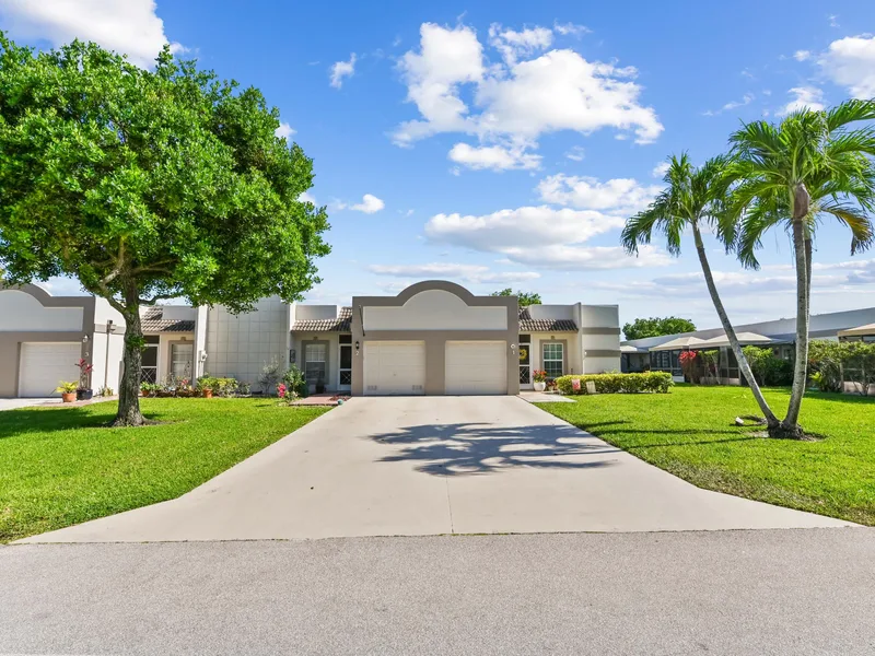 9244 Flynn Circle Apt 2, Boca Raton, FL 33496